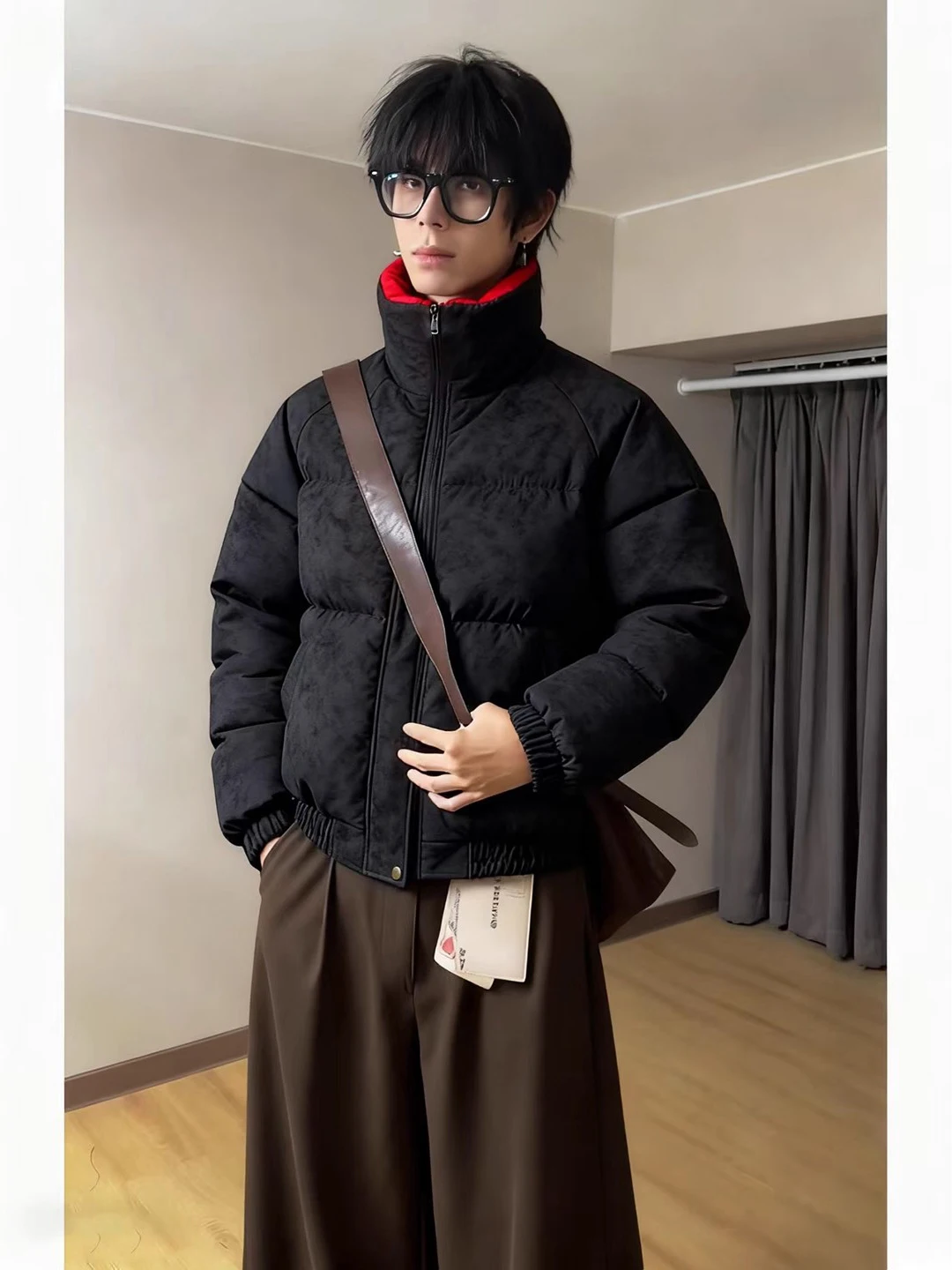 Bla Mat Fini Dyed Stand Collar Thiened Warm ort Bread Sle American PU Leather Cotton Jaet Men's Winter Coat
Bla Mat Fini Dyed Stand Collar Thiened Warm ort Bread Sle American PU Leather Cotton Jaet Men's Winter Coat