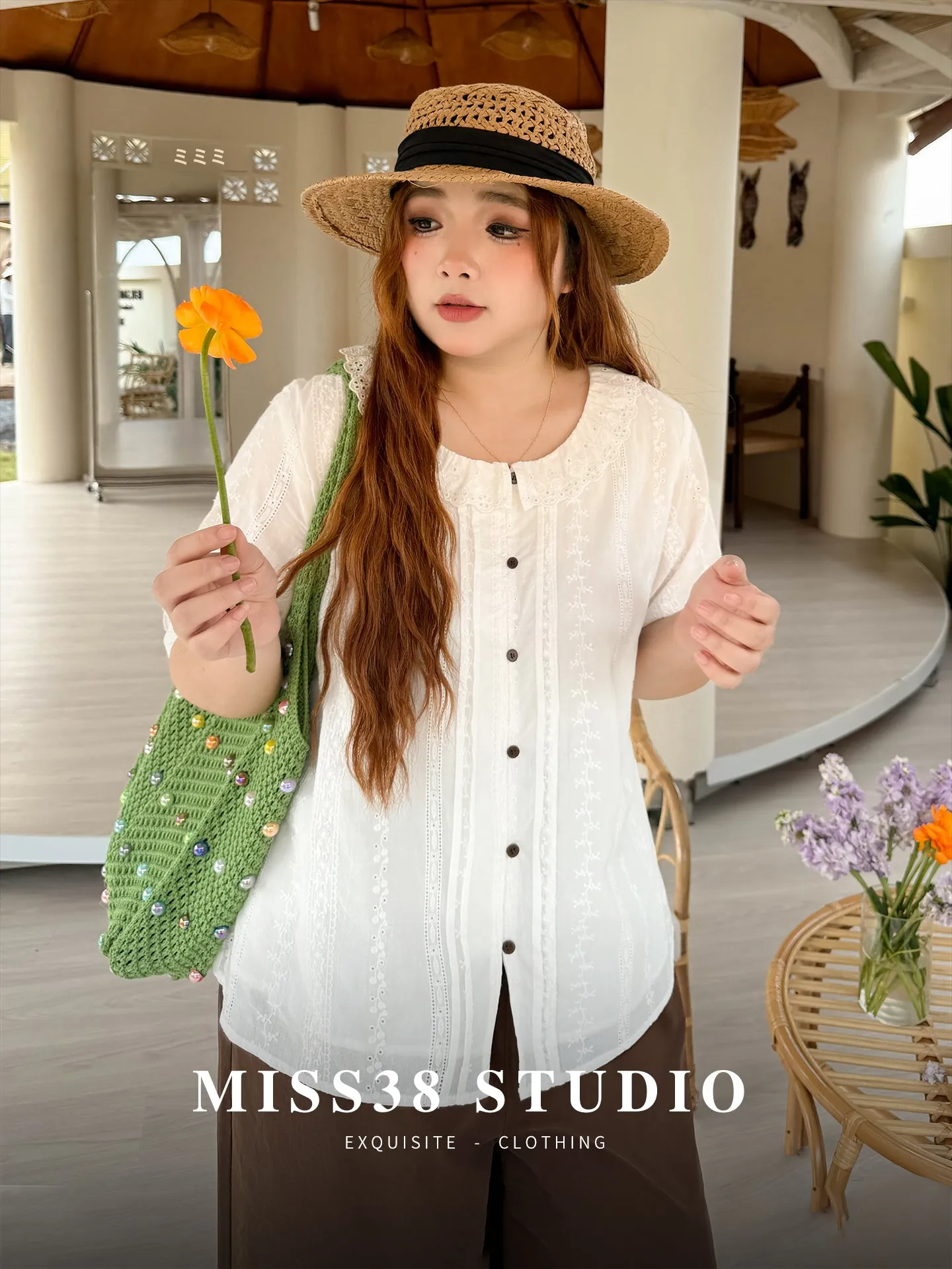 plus Size Women's Unique Beautiful Set Exquisite Lace Trim Short Sleeve Shirt Lantern Wide Leg Pants Korean Style Casual Summ...
plus Size Women's Unique Beautiful Set Exquisite Lace Trim Short Sleeve Shirt Lantern Wide Leg Pants Korean Style Casual Summ...