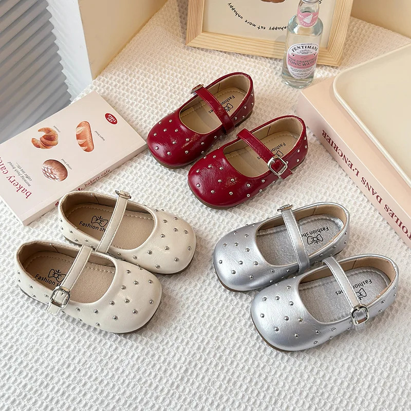 Модная универсальная весенняя обувь для девочек, новая детская кожаная обувь, легкая обувь Мэри Джейн на мягкой подошве, удобная нескользящая детская повседневная обувь
Модная универсальная весенняя обувь для девочек, новая детская кожаная обувь, легкая обувь Мэри Джейн на мягкой подошве, удобная нескользящая детская повседневная обувь