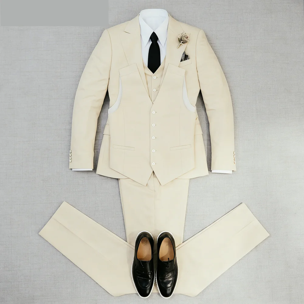 Mais recentes designs ternos de casamento marrons para homens fino ajuste pico lapela elegante formal noivo usar ternos traje ho
Mais recentes designs ternos de casamento marrons para homens fino ajuste pico lapela elegante formal noivo usar ternos traje ho