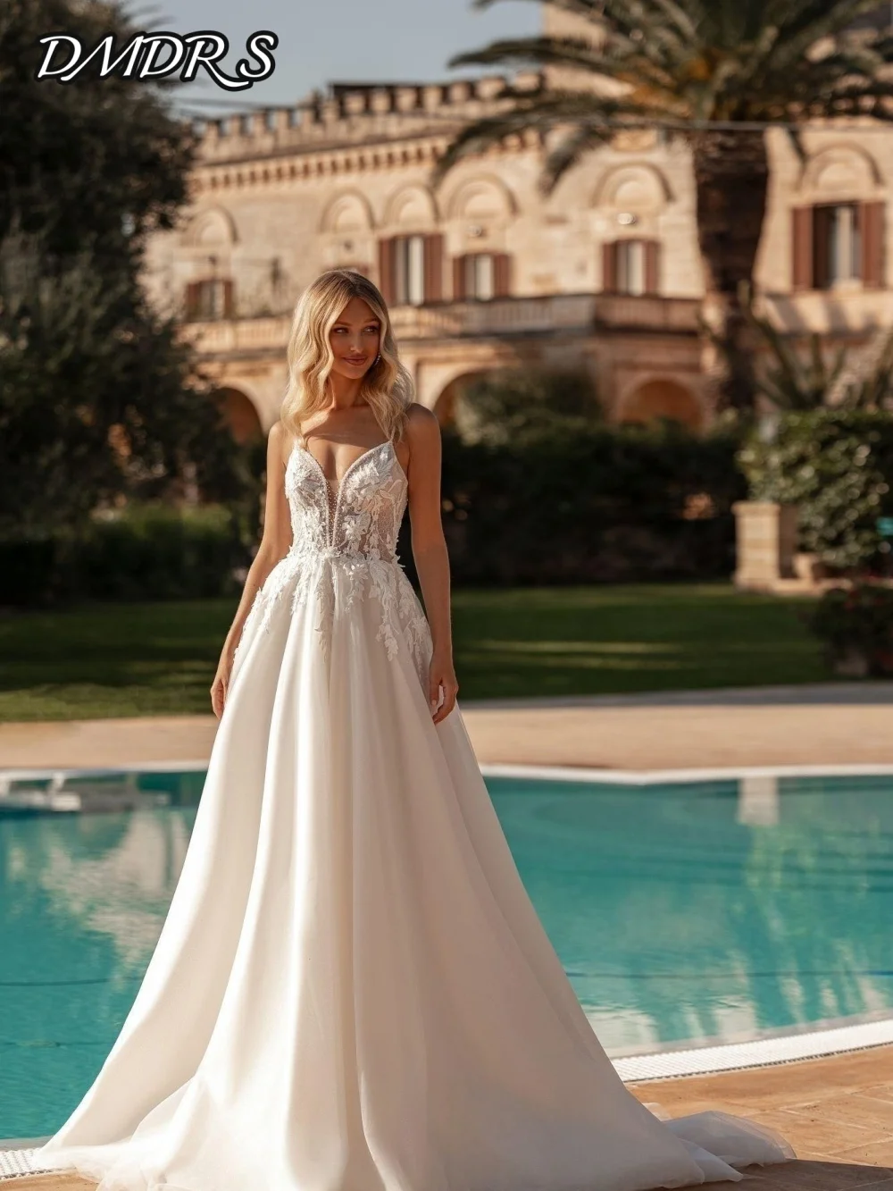 Sexy Spaghetti-Strap Wedding Dresses Stylish Appliquéd Bridal Gowns Fashionable Sleeveless Floor-Length Wedding Gowns Vestidos D
Sexy Spaghetti-Strap Wedding Dresses Stylish Appliquéd Bridal Gowns Fashionable Sleeveless Floor-Length Wedding Gowns Vestidos D