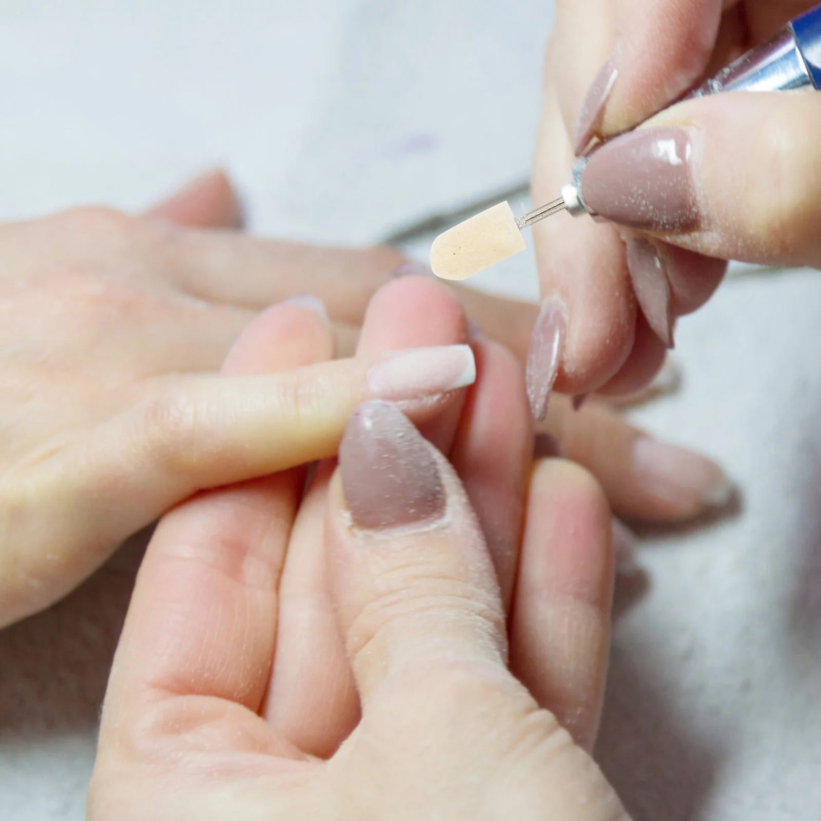 Набор из 12 шерстяных насадок для маникюра: многофункциональные фрезы для обрезки, шлифовки и придания формы акриловым и гелевым ногтям
Набор из 12 шерстяных насадок для маникюра: многофункциональные фрезы для обрезки, шлифовки и придания формы акриловым и гелевым ногтям