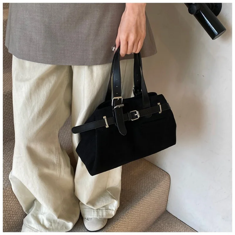 Unique Designer Tote Bag Vintage Crossbody Handbag For Trendy Women With Commuter Use And Logo
Unique Designer Tote Bag Vintage Crossbody Handbag For Trendy Women With Commuter Use And Logo