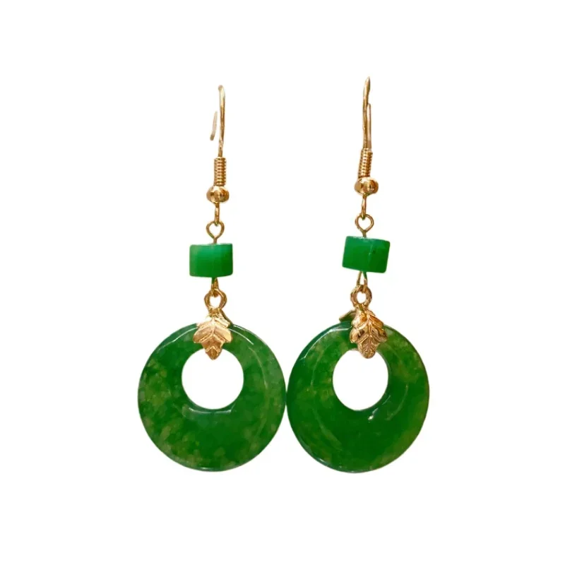 New Chinese emerald round earrings, high-end green chalcedony temperament, antique cheongsam earrings, horse dress
New Chinese emerald round earrings, high-end green chalcedony temperament, antique cheongsam earrings, horse dress