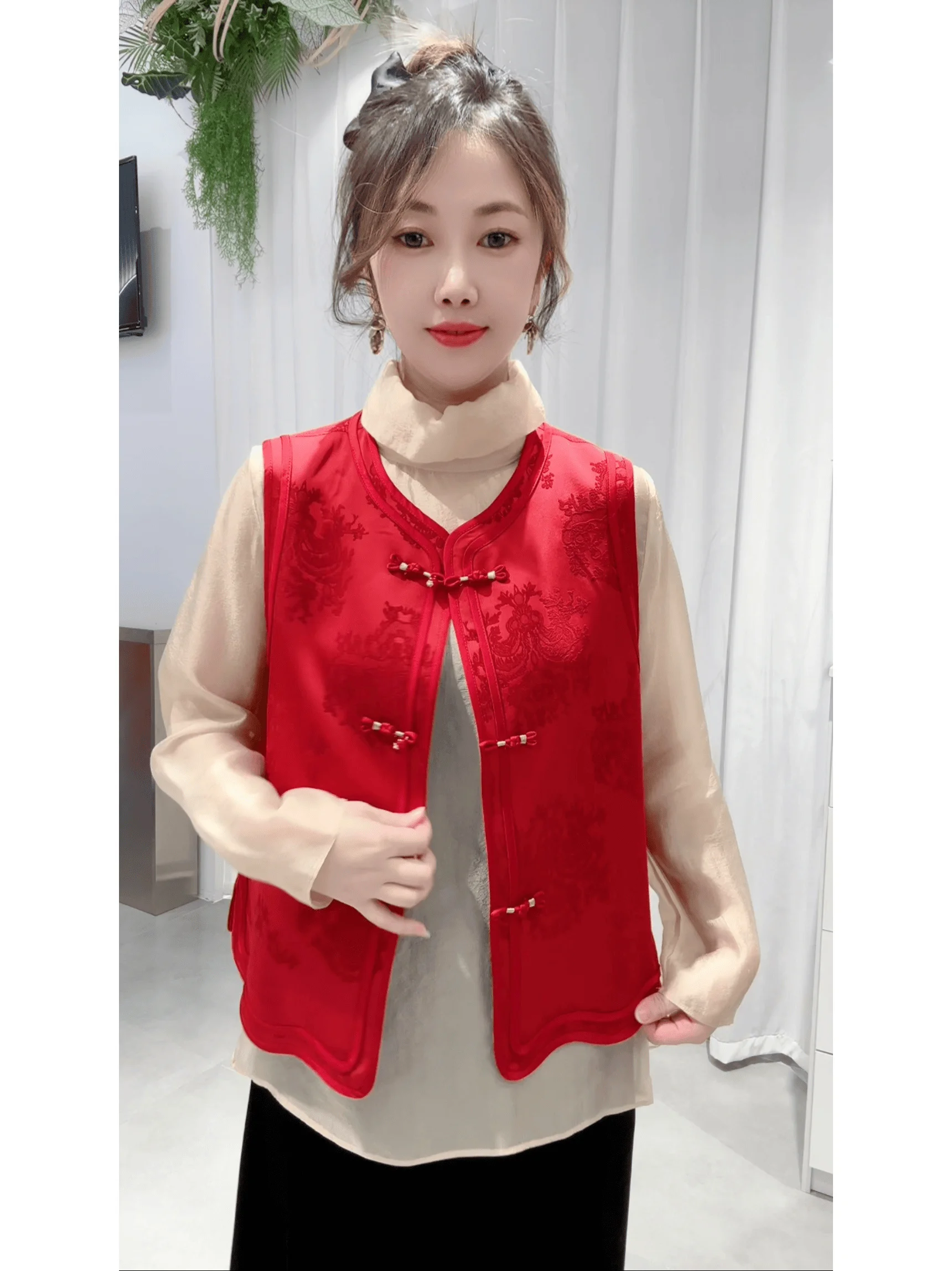 New Chinese Sle National Trend High-End Red Embroidered Women's Vest round Ne New Year's Outfit Outerwear Faionable
New Chinese Sle National Trend High-End Red Embroidered Women's Vest round Ne New Year's Outfit Outerwear Faionable