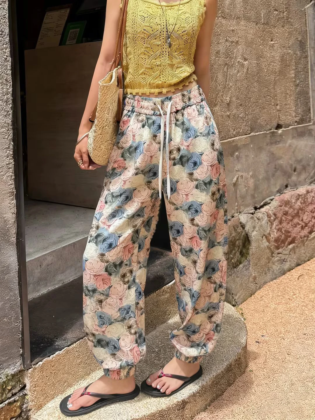 Spring Summer Thin Ice Silk Casual Pants Women's Slimming Fashionable Trousers Loose High Waist Floral Cool Pants
Spring Summer Thin Ice Silk Casual Pants Women's Slimming Fashionable Trousers Loose High Waist Floral Cool Pants