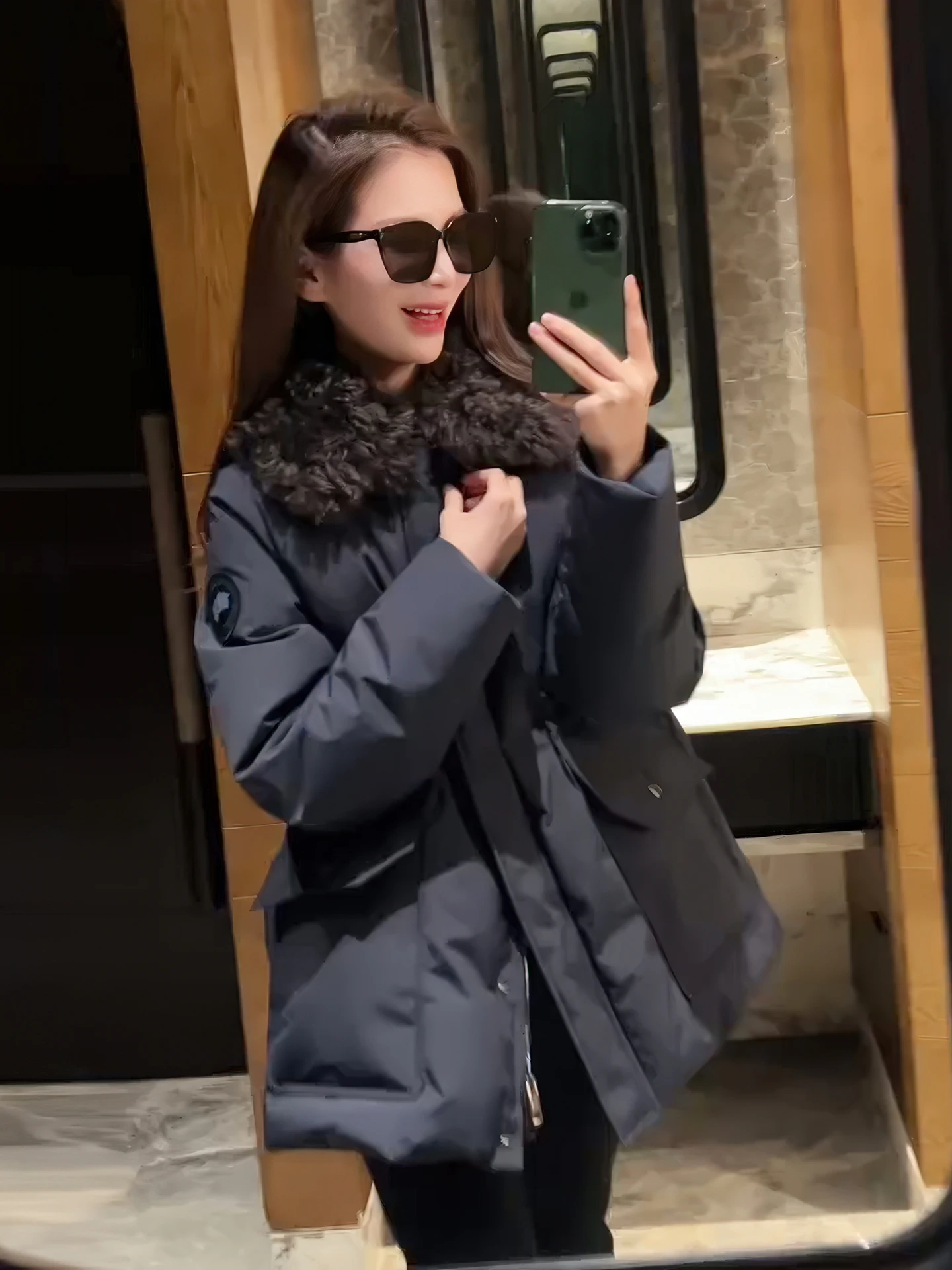 Уникальная женская зимняя парка Super Sli средней длины, новая коллекция 2025 года, теплая, с высококачественным меховым воротником, свободного кроя, из полиэстера...
Уникальная женская зимняя парка Super Sli средней длины, новая коллекция 2025 года, теплая, с высококачественным меховым воротником, свободного кроя, из полиэстера...