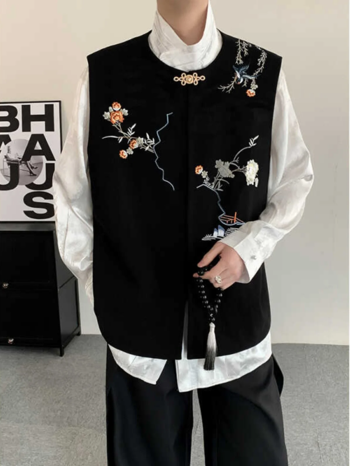 Бархатный жилет с вышивкой Ele, осень-зима, новый модный китайский национальный топ Quali Heavy Work Flor...
Бархатный жилет с вышивкой Ele, осень-зима, новый модный китайский национальный топ Quali Heavy Work Flor...