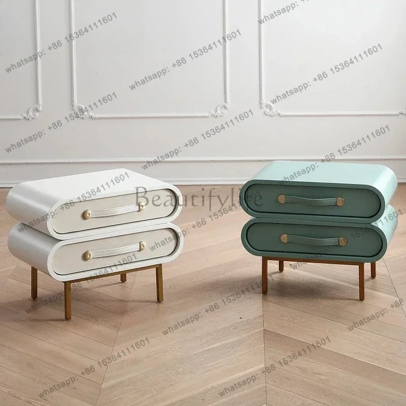 yj5 Modern simple double-layer storage rotatable bedside table designer model high-end feeling new style fashion
yj5 Modern simple double-layer storage rotatable bedside table designer model high-end feeling new style fashion