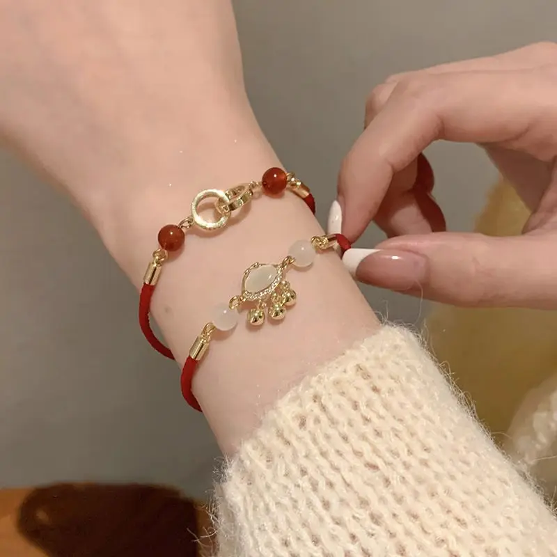 UMQ New Safety Lock Opal Red Rope New Year Red Agate Retro Exquisite Ornament Girlfriends Girlfriend Gift
UMQ New Safety Lock Opal Red Rope New Year Red Agate Retro Exquisite Ornament Girlfriends Girlfriend Gift