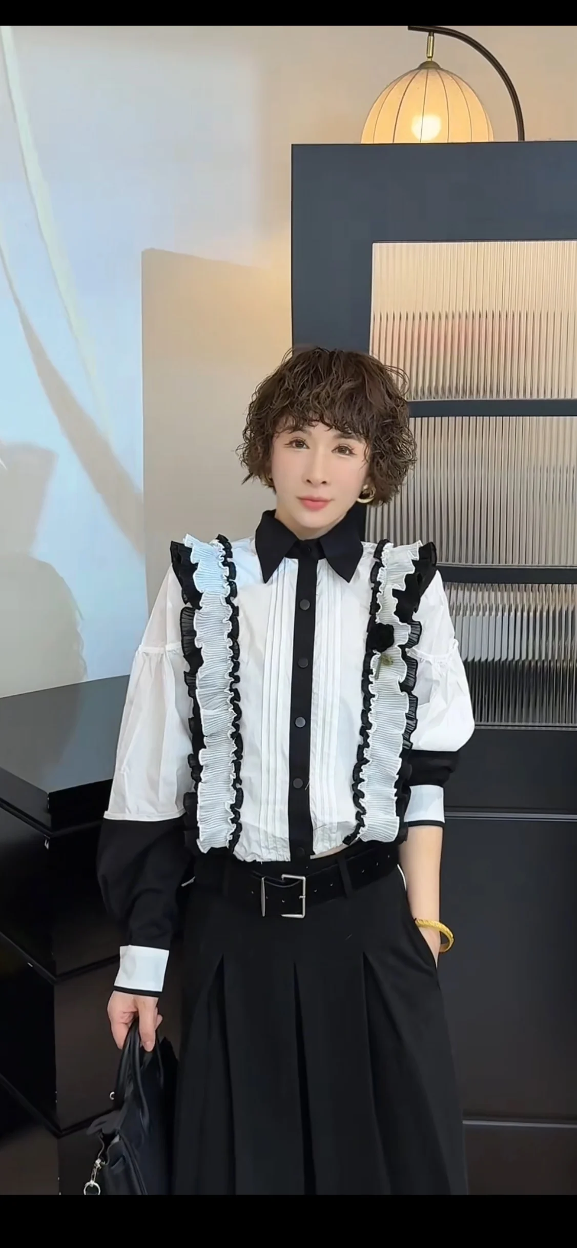 Новая зимняя свободная модная повседневная женская блузка однотонного дизайна в европейском стиле, универсальная базовая модель
Новая зимняя свободная модная повседневная женская блузка однотонного дизайна в европейском стиле, универсальная базовая модель