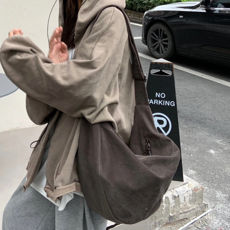 Retro Autumn and Winter Dumpling Bag Shoulder Bag Unisex Handbag Large Capacity Canvas Bag Harajuku Idle Sle Tote Bags
Retro Autumn and Winter Dumpling Bag Shoulder Bag Unisex Handbag Large Capacity Canvas Bag Harajuku Idle Sle Tote Bags