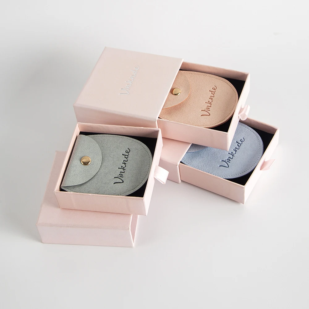 100PCS Paper Drawer Box Microfiber Jewelry Pouch Personalized Custom Logo Snap Botton Dust Bag Wedding Gift Packaging Case Sack
100PCS Paper Drawer Box Microfiber Jewelry Pouch Personalized Custom Logo Snap Botton Dust Bag Wedding Gift Packaging Case Sack