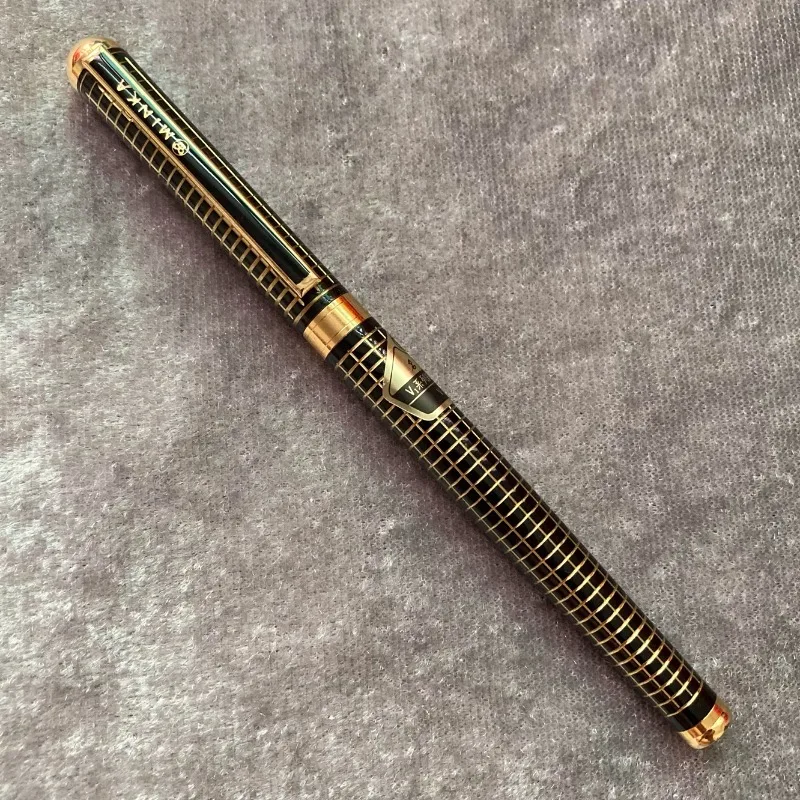 Taiwan NEW-MINKA Checkered Striped Pure Copper Pen Made in Germany Iridium Gold F 0.5mm Nib Stationery Supplies Student Pens
Taiwan NEW-MINKA Checkered Striped Pure Copper Pen Made in Germany Iridium Gold F 0.5mm Nib Stationery Supplies Student Pens