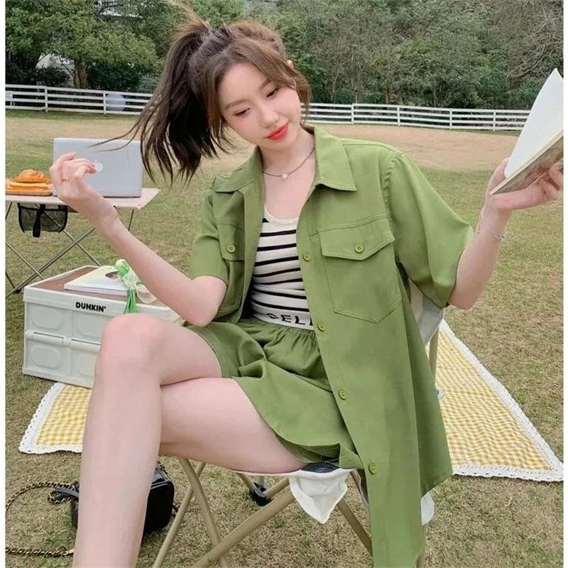 Small and Cute Fashion 2025 New Loose and age Reducing Set Internet Famous Shirt Wide leg Shorts Two-piece set Women's Summer
Small and Cute Fashion 2025 New Loose and age Reducing Set Internet Famous Shirt Wide leg Shorts Two-piece set Women's Summer