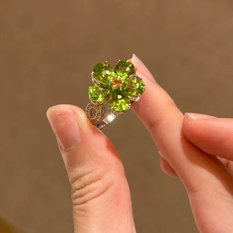 Sparkling Luxury Full Zircon Flower Ring Exquisite and Versatile Temperament Apple Green Zircon Flower Ring For Women KOFSAC
Sparkling Luxury Full Zircon Flower Ring Exquisite and Versatile Temperament Apple Green Zircon Flower Ring For Women KOFSAC