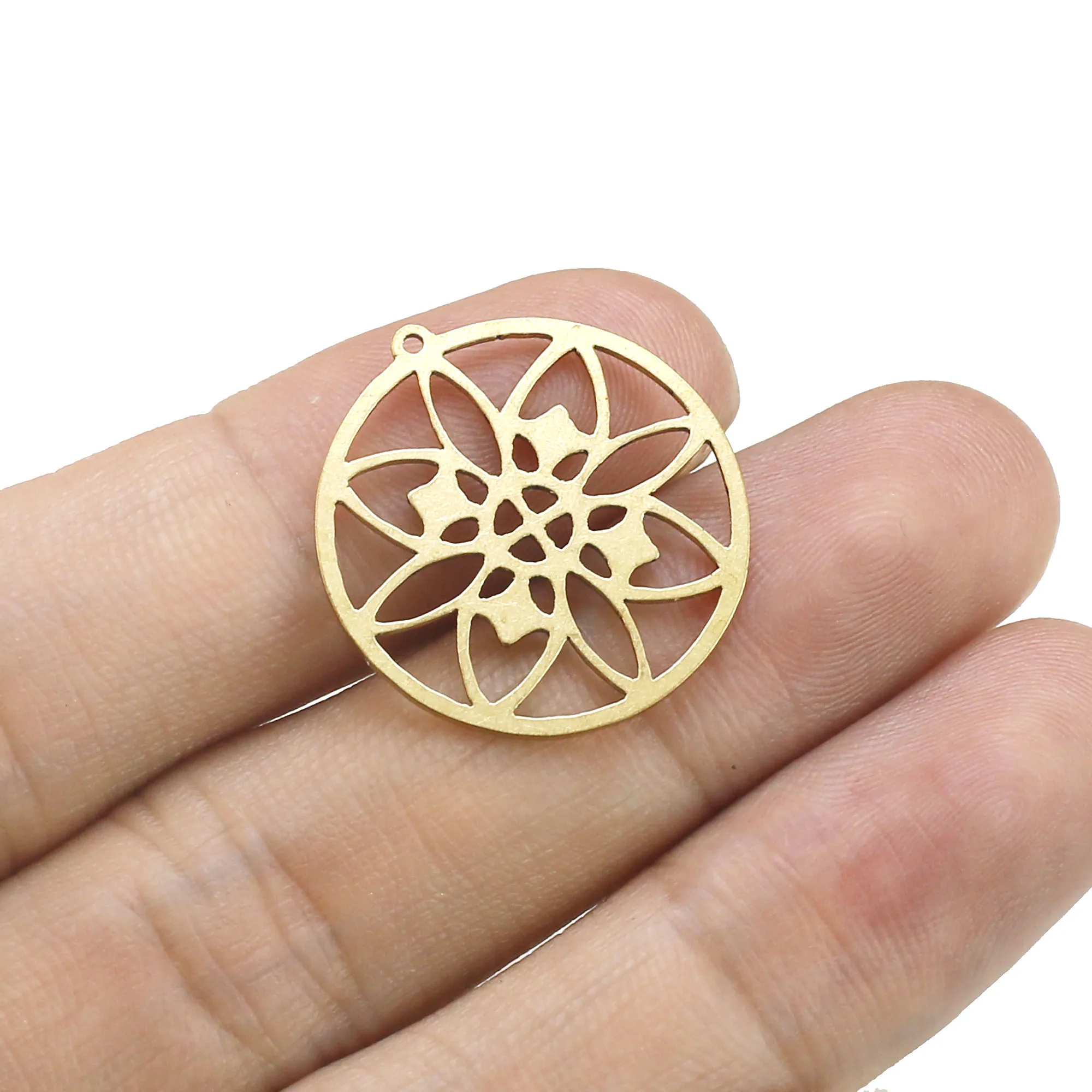 6pcs Brass Earring Charms, Dainsy Round Flower Pendant, Laser Cut, Huggie Hoop Earring Charm, Jewelry Supplies R1660
6pcs Brass Earring Charms, Dainsy Round Flower Pendant, Laser Cut, Huggie Hoop Earring Charm, Jewelry Supplies R1660