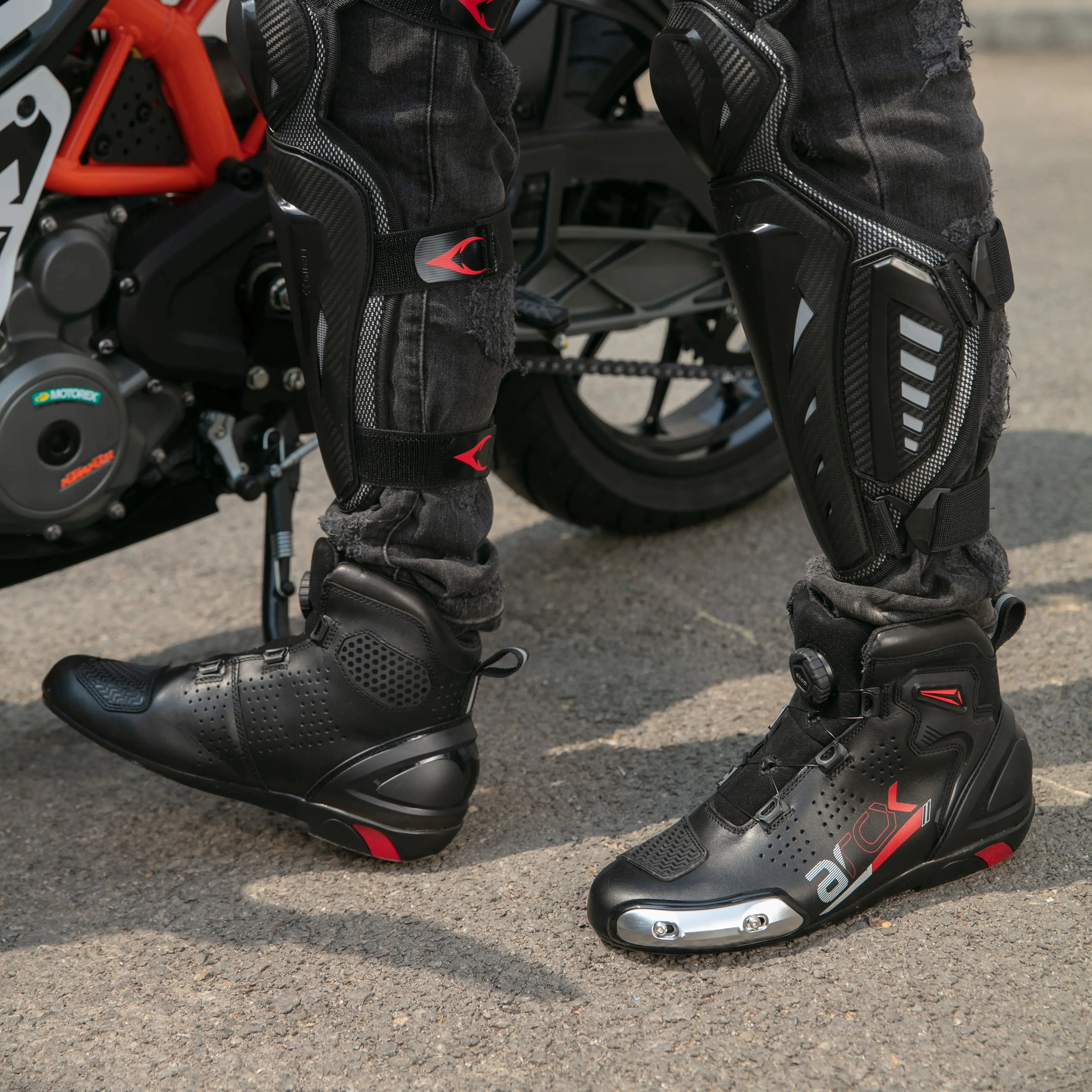New Motorcycle Riding Boots with Rotating Buckle - Stunt-Ready Flex Design for Spring/Fall, Durable Protective Motorcycle Boots
New Motorcycle Riding Boots with Rotating Buckle - Stunt-Ready Flex Design for Spring/Fall, Durable Protective Motorcycle Boots