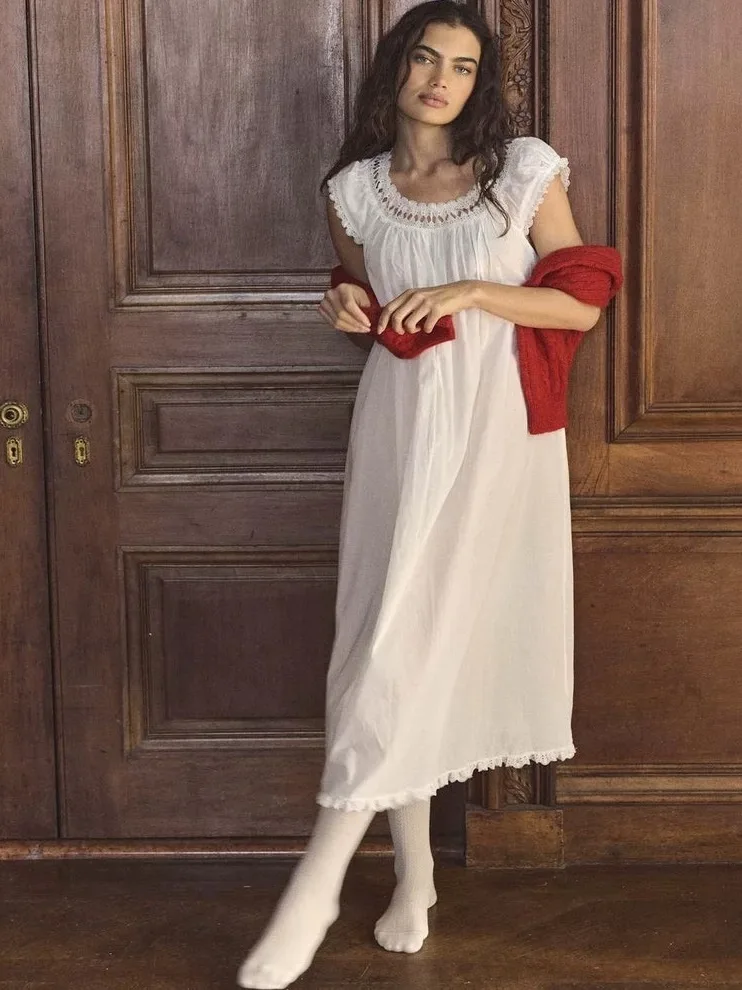Retro Embroidered Hollow out Sleeveless Organic Cotton Dress French Style High Waist A-Line Dress Casual Loose Fit round Neck
Retro Embroidered Hollow out Sleeveless Organic Cotton Dress French Style High Waist A-Line Dress Casual Loose Fit round Neck