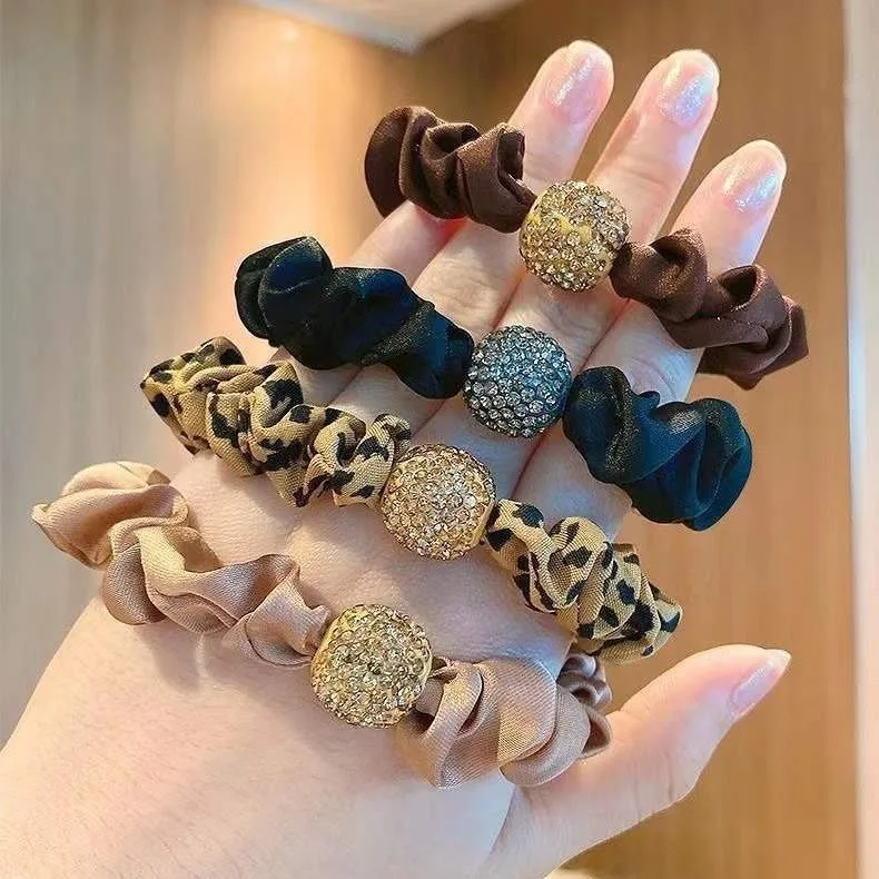 4pcs/set Girl Hair Band Accessories Fashion Large Hair Ties Solid Color Elastic Scrunchies For Women Ponytail Hairstyle
4pcs/set Girl Hair Band Accessories Fashion Large Hair Ties Solid Color Elastic Scrunchies For Women Ponytail Hairstyle