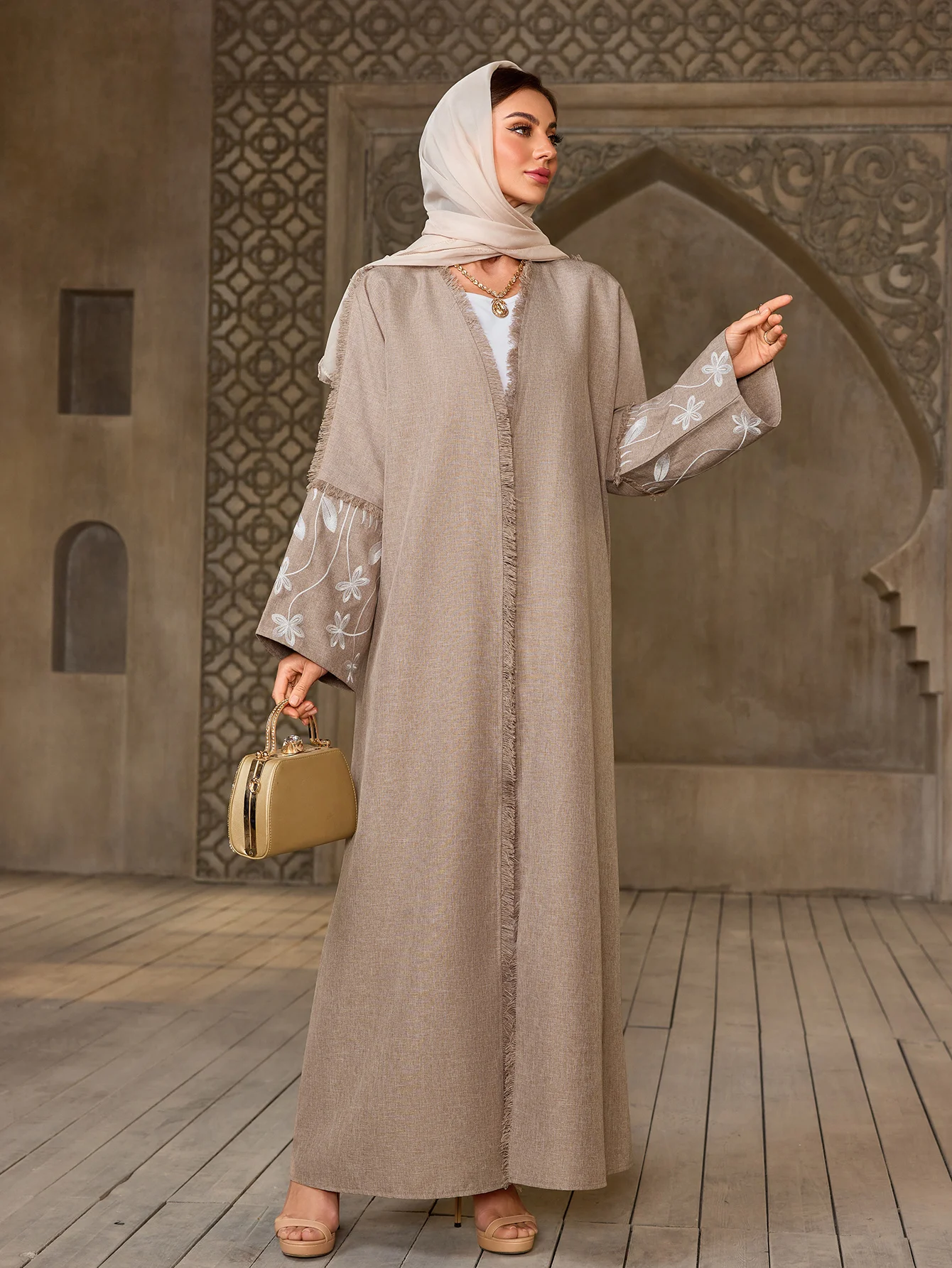 Исламская Абая цвета хаки для мусульманских женщин, стильные рукава с цветочной вышивкой, подходит для платья в Каре, Бахреи, на Ближнем Востоке
Исламская Абая цвета хаки для мусульманских женщин, стильные рукава с цветочной вышивкой, подходит для платья в Каре, Бахреи, на Ближнем Востоке