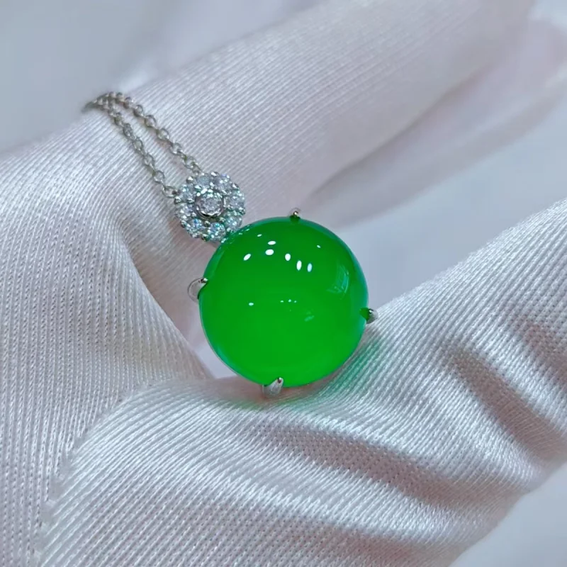 Natural green chalcedony pigeon egg pendant, silver-plated, inlaid with jade, versatile new Chinese style, Shanqing pendant coll
Natural green chalcedony pigeon egg pendant, silver-plated, inlaid with jade, versatile new Chinese style, Shanqing pendant coll