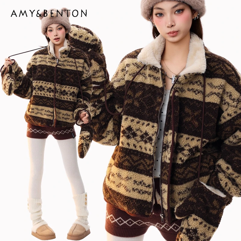 American Retro Glove Pendant Cotton Jacket Women's Coats 2025 Autumn Winter New Lamb Wool Warm Thickened Ethnic Jackets Ladies
American Retro Glove Pendant Cotton Jacket Women's Coats 2025 Autumn Winter New Lamb Wool Warm Thickened Ethnic Jackets Ladies