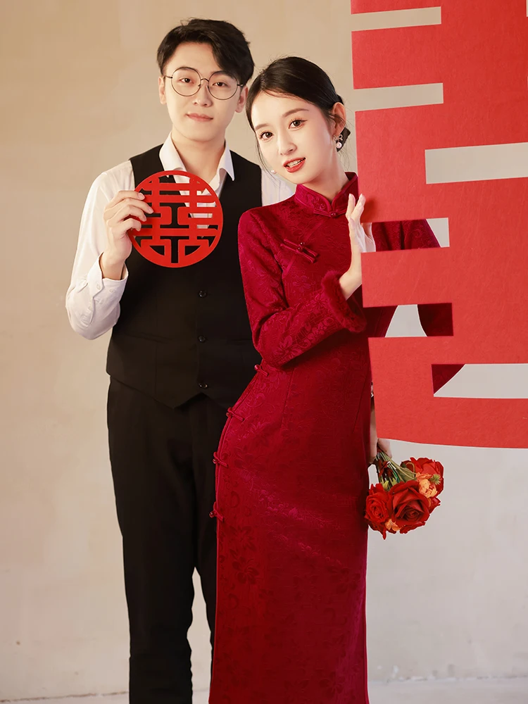 Red Wedding Dr Women's Rehearsal Qipao Bride Marriage Winter Banquet Clothes Winter Engagement Winter Thiened Long Sve
Red Wedding Dr Women's Rehearsal Qipao Bride Marriage Winter Banquet Clothes Winter Engagement Winter Thiened Long Sve