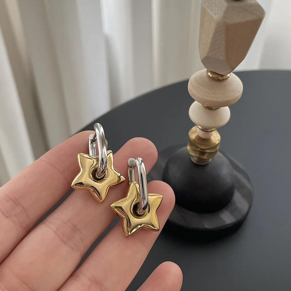 Lucky Star French contrasting stainless steel oval shaped five pointed star earrings, long-lasting color
Lucky Star French contrasting stainless steel oval shaped five pointed star earrings, long-lasting color