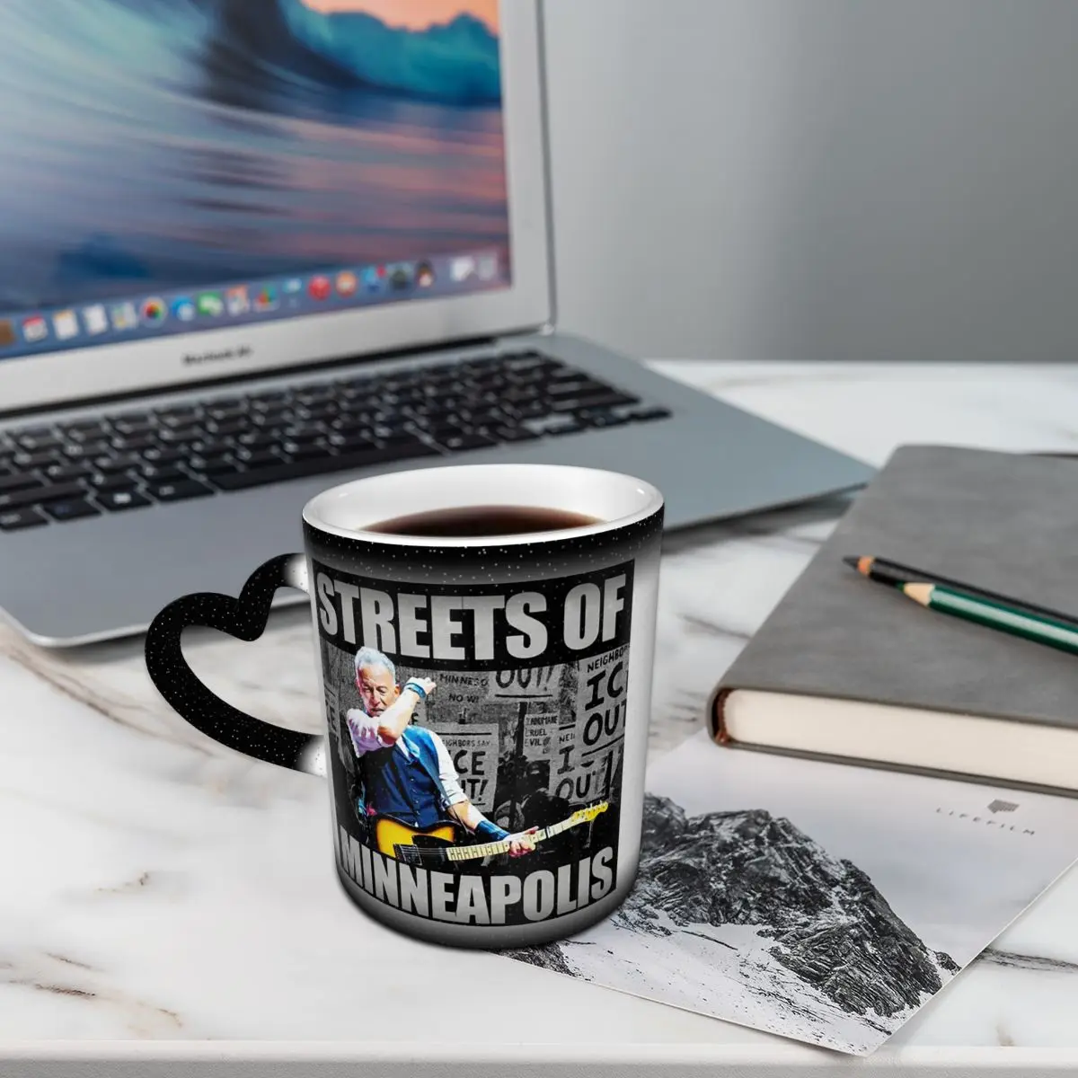 Bruce Springsteen Streets Of Minneapolis Mug Funny Ceramic Coffee Cups Tea Mugs Milk Cup Drinkware Gifts for Friends
Bruce Springsteen Streets Of Minneapolis Mug Funny Ceramic Coffee Cups Tea Mugs Milk Cup Drinkware Gifts for Friends