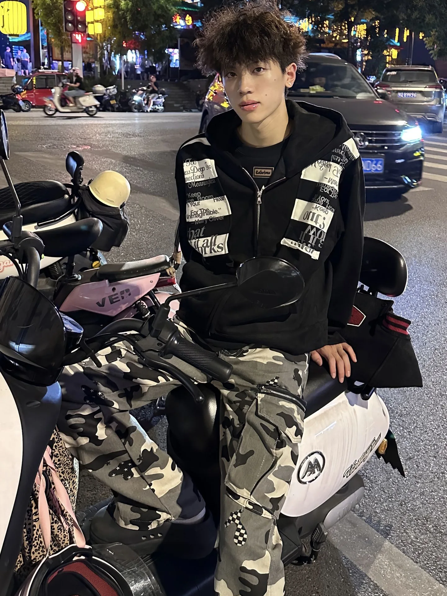 Открытый кардиган с капюшоном в стиле ретро в американском стиле Cleanfit, толстовка с весенне-осенним свободным повседневным универсальным принтом для пар
Открытый кардиган с капюшоном в стиле ретро в американском стиле Cleanfit, толстовка с весенне-осенним свободным повседневным универсальным принтом для пар