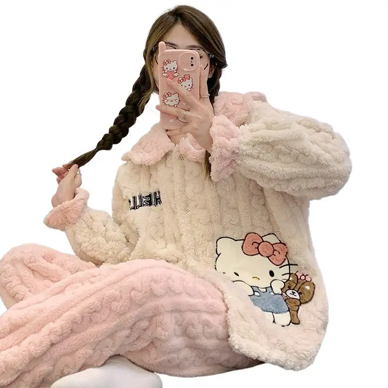 Sanrio Girl фланелевой фланелевой откидной воротник сохраняет тепло пижамный комплект с длинными рукавами зимний Kawaii Hello Kitty утепленный комплект домашней одежды с комиксами
Sanrio Girl фланелевой фланелевой откидной воротник сохраняет тепло пижамный комплект с длинными рукавами зимний Kawaii Hello Kitty утепленный комплект домашней одежды с комиксами