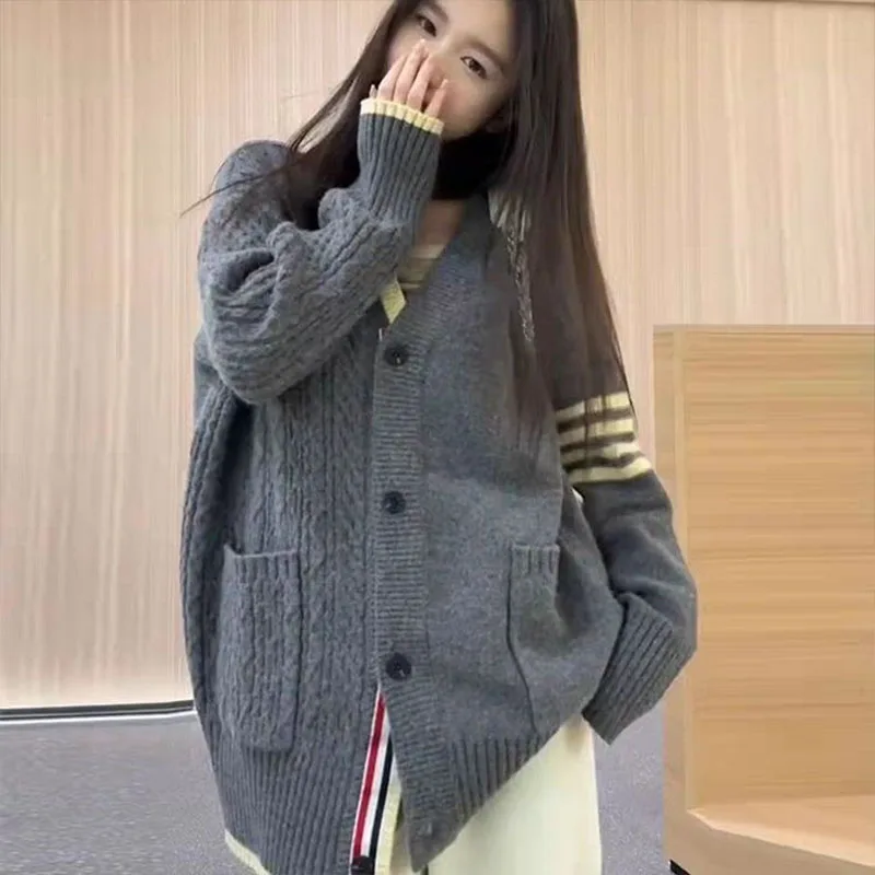 Autumn Winter Vintage Striped Casual Warm Sweaters Women Clothing Fashion Loose Comfortable Soft Wool Thick Knitted Cardigan
Autumn Winter Vintage Striped Casual Warm Sweaters Women Clothing Fashion Loose Comfortable Soft Wool Thick Knitted Cardigan