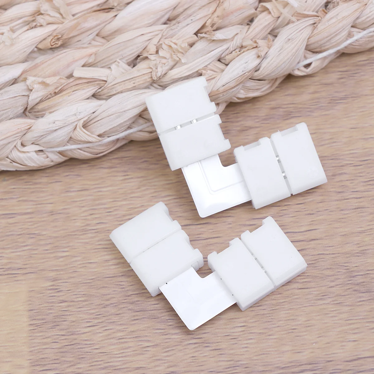 10Pcs LED Strip Corner Connector Rgb Single Color 10mm 4 Pin Buckle Clip Adapter Power Supply Fast
10Pcs LED Strip Corner Connector Rgb Single Color 10mm 4 Pin Buckle Clip Adapter Power Supply Fast