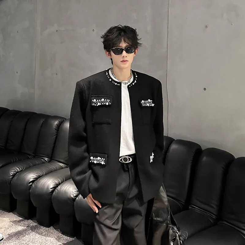 Ele Pearl Embroidery oulder Pad ort Jaet without Collar Men's Faion ow Performance High-End Feelings Outerwear
Ele Pearl Embroidery oulder Pad ort Jaet without Collar Men's Faion ow Performance High-End Feelings Outerwear