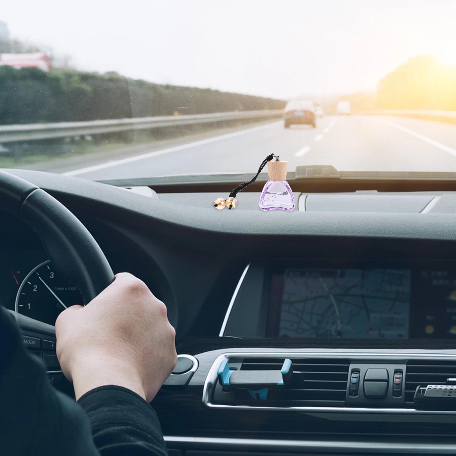 1Pcs Car Perfume Bottle Pendant Auto Hanging Decor Delicate Appearance Practicality Air Freshener Auto Pendant Empty Bottle
1Pcs Car Perfume Bottle Pendant Auto Hanging Decor Delicate Appearance Practicality Air Freshener Auto Pendant Empty Bottle