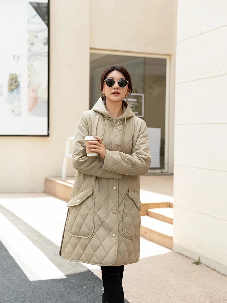 Women's Long Hooded Thermal Control Cotton Jacket Classic Diamond Pattern British Retro Style Commute Nylon Fabric Zipper Clo...
Women's Long Hooded Thermal Control Cotton Jacket Classic Diamond Pattern British Retro Style Commute Nylon Fabric Zipper Clo...