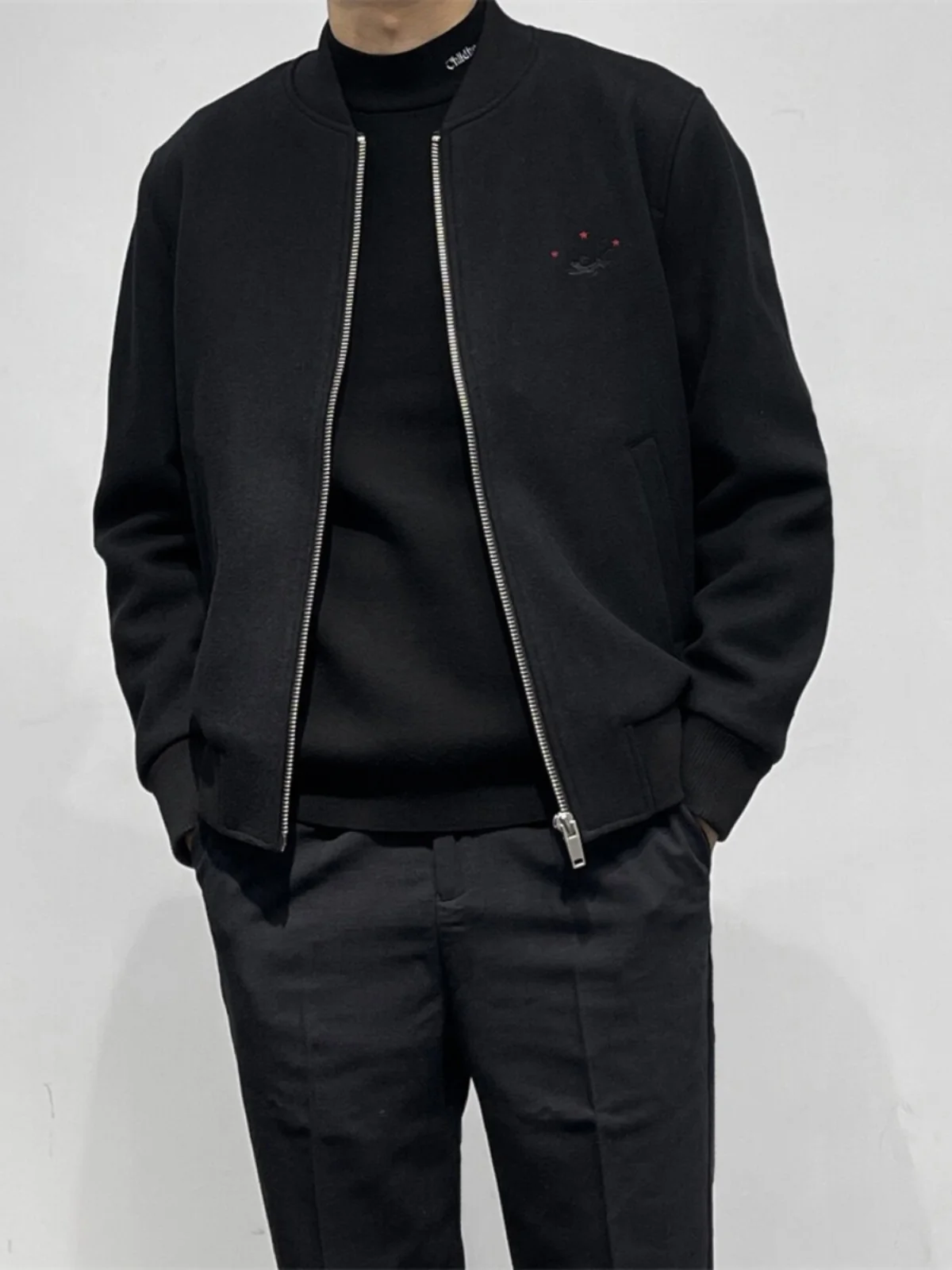 G Series Winter New Woolen Jaet ort Baseball Collar Men's Outerwear Bla Embroidered Faion Urban Sle Thiened Sve
G Series Winter New Woolen Jaet ort Baseball Collar Men's Outerwear Bla Embroidered Faion Urban Sle Thiened Sve
