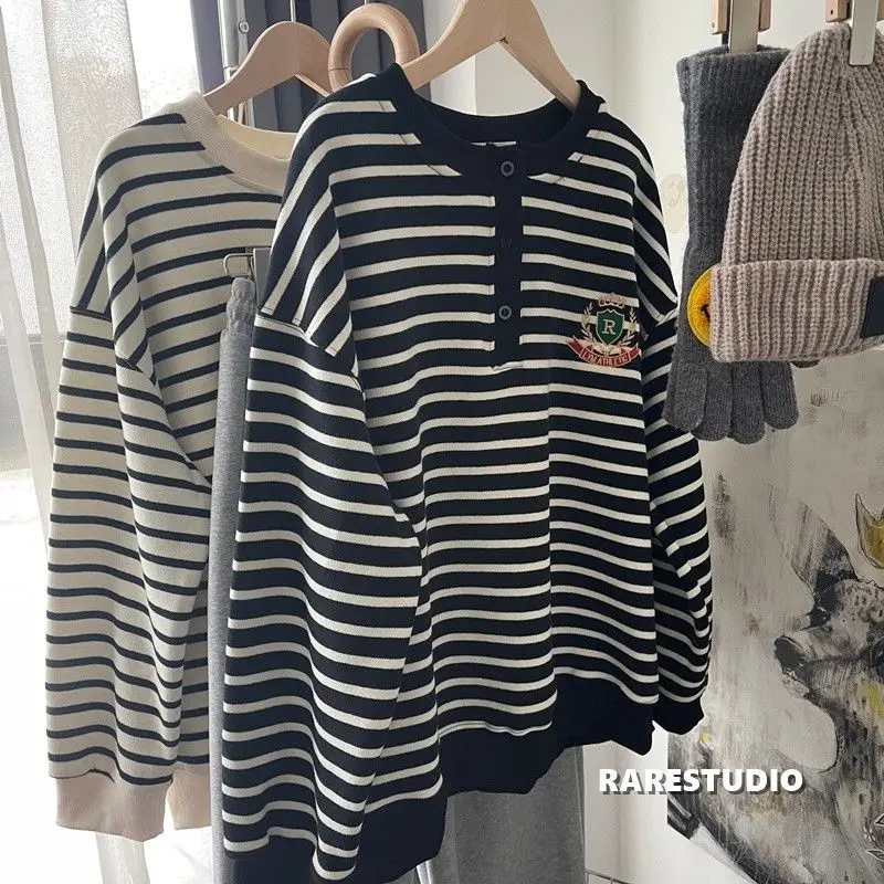 Spring New Embroidered Badge College Striped Three-breasted Simple Loose Casual Pullover Sweatshirt Foreign Style Korean Women
Spring New Embroidered Badge College Striped Three-breasted Simple Loose Casual Pullover Sweatshirt Foreign Style Korean Women