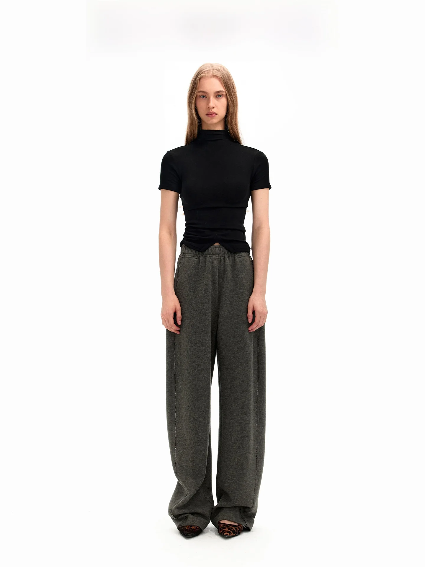 Aiss Kiss Black Versatile High Collar Slim Fit Knitted Short Sleeve T-Shirt Women's Wool Lyocell Blend Breathable Comfortable
Aiss Kiss Black Versatile High Collar Slim Fit Knitted Short Sleeve T-Shirt Women's Wool Lyocell Blend Breathable Comfortable