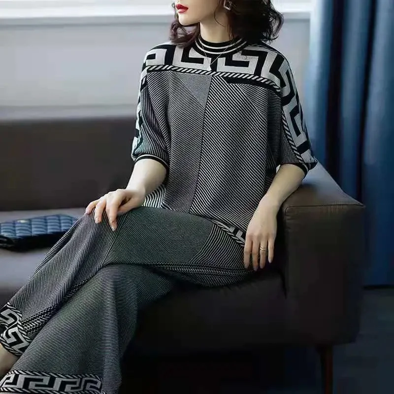 Two piece Women's Thick Knitted Set Spring Summer 2025 New Loose Short sleeved Pullover Top+Wide leg pants Female Clothing Sets
Two piece Women's Thick Knitted Set Spring Summer 2025 New Loose Short sleeved Pullover Top+Wide leg pants Female Clothing Sets