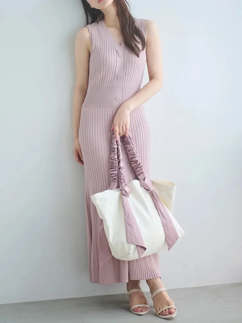 V-neck Sleeveless Vestidos Mujer Single Breasted Dress High Waist Vestido Elegant 2024 Woman Dresses Summer Knitted Robes
V-neck Sleeveless Vestidos Mujer Single Breasted Dress High Waist Vestido Elegant 2024 Woman Dresses Summer Knitted Robes