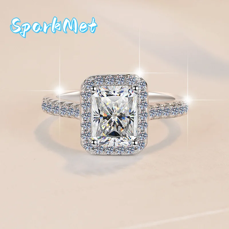Sparkmet Radiant-Cut Ring Women's PT950 Platinum Moissanite 2Ct - Stone-enhancing cut, 2ct shine, elegant women's style
Sparkmet Radiant-Cut Ring Women's PT950 Platinum Moissanite 2Ct - Stone-enhancing cut, 2ct shine, elegant women's style