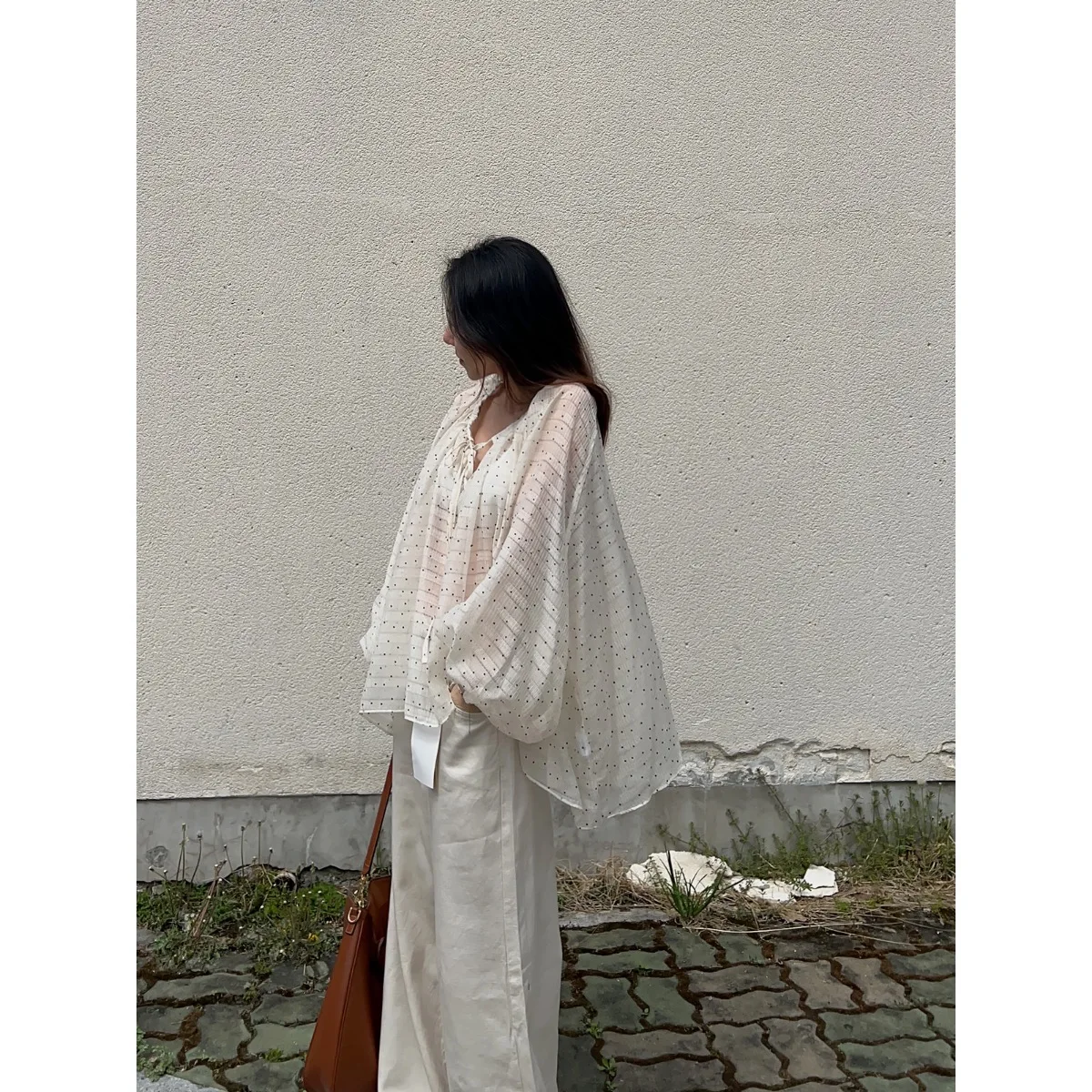 2026 Summer New Korean Style Polka Dot Sun Protection Women's Shirt Loose Fit Long Sleeve Lantern Sleeve Chiffon Top
2026 Summer New Korean Style Polka Dot Sun Protection Women's Shirt Loose Fit Long Sleeve Lantern Sleeve Chiffon Top