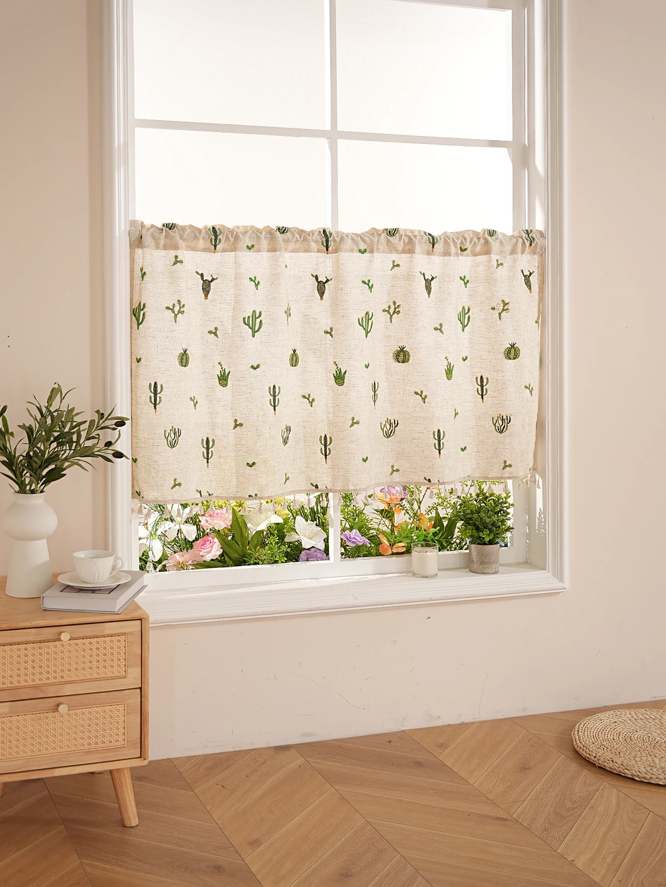 Fresh Embroidered Short Curtain for Living Room Bedroom Window Cabinet Partition Short Curtain Cactus Embroidery
Fresh Embroidered Short Curtain for Living Room Bedroom Window Cabinet Partition Short Curtain Cactus Embroidery