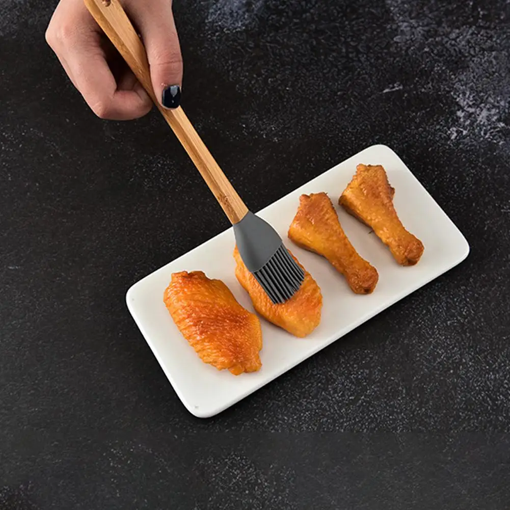 Food Grade Silicone Baking Cake Spatula Batter Pastry Wooden Kitchen Blenders Kit Handle Cream Barbecue Oil Brush Scraper B2V6
Food Grade Silicone Baking Cake Spatula Batter Pastry Wooden Kitchen Blenders Kit Handle Cream Barbecue Oil Brush Scraper B2V6