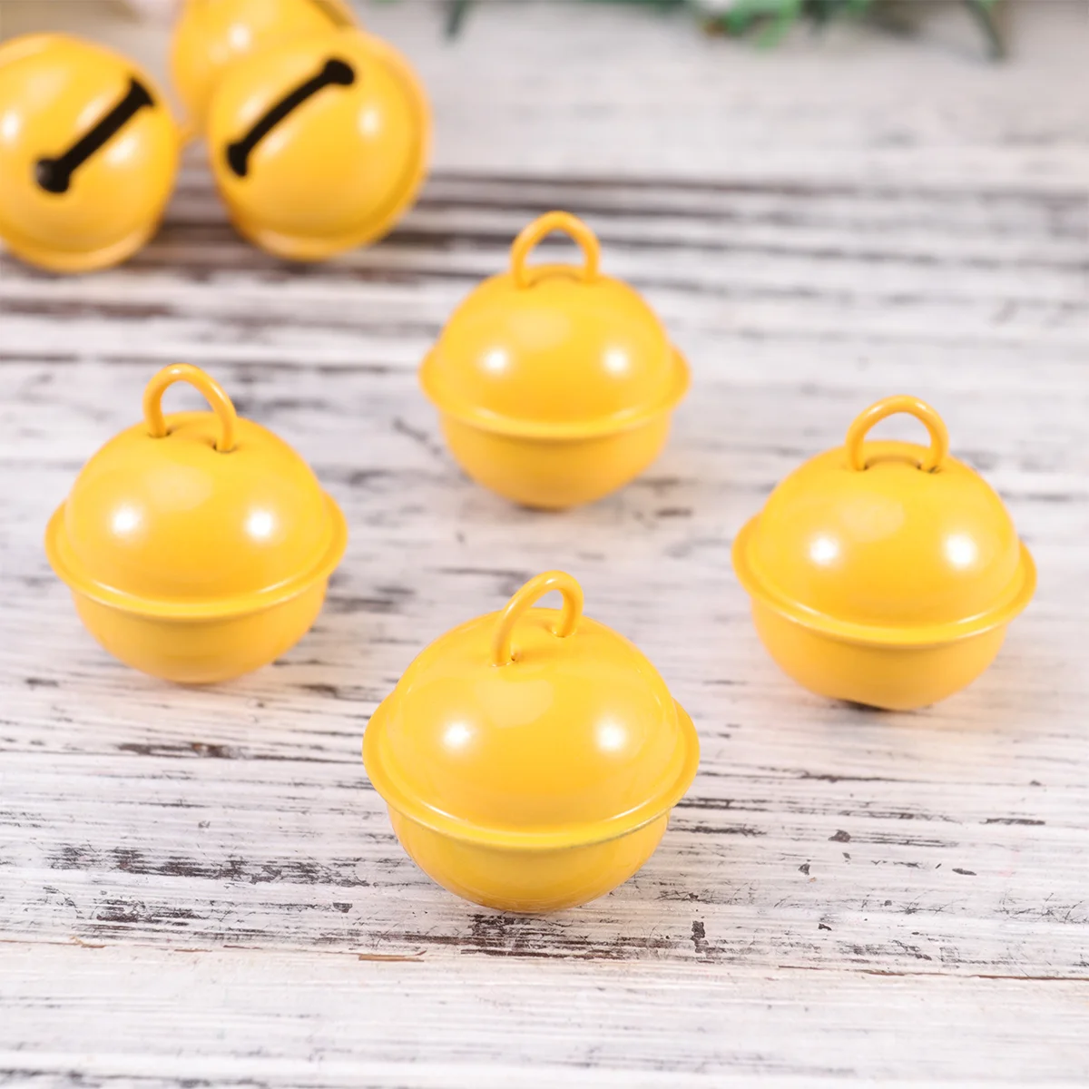 50 Pcs 22mm Colored Painted Jingle Bells Metal Round Mini Bells Jewelry Ornaments Christmas Decor Use Pendants for Party Christm
50 Pcs 22mm Colored Painted Jingle Bells Metal Round Mini Bells Jewelry Ornaments Christmas Decor Use Pendants for Party Christm