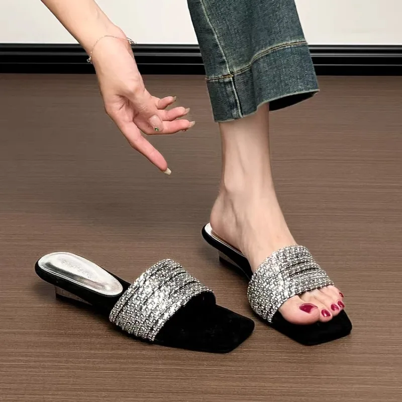 Slippers Woman Sandals Temperament Rhinestone Slippers Summer Wear Low Heel Slope Square Head Cool Slippers
Slippers Woman Sandals Temperament Rhinestone Slippers Summer Wear Low Heel Slope Square Head Cool Slippers