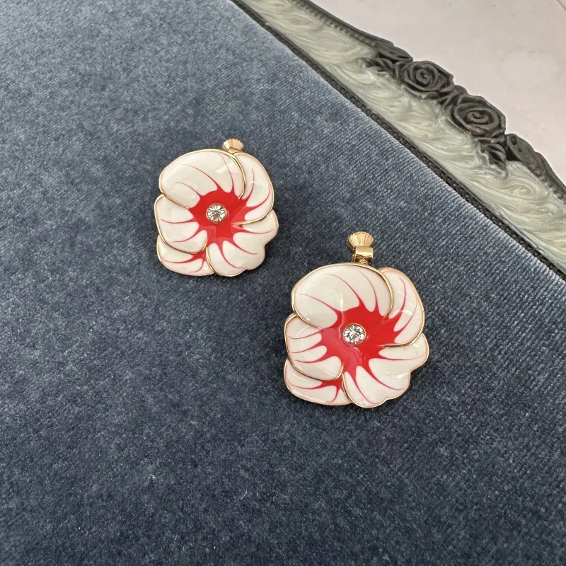 Fashion Jewelry Vintage Colorful Enamel Brushed Rhinestone Inlaid Tri-Color Flower Stud and Clip-On Earrings 
Fashion Jewelry Vintage Colorful Enamel Brushed Rhinestone Inlaid Tri-Color Flower Stud and Clip-On Earrings