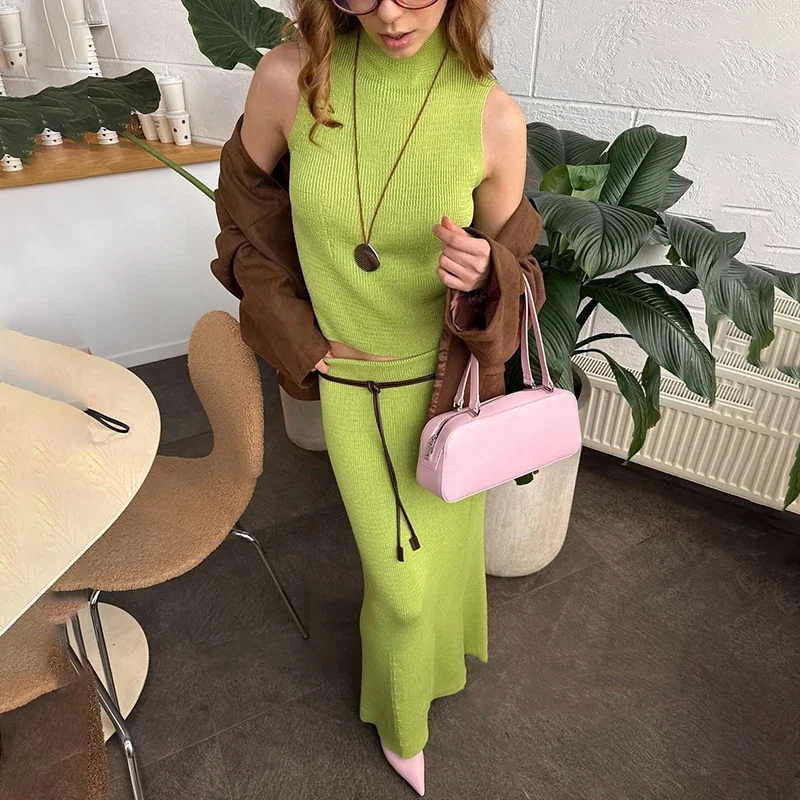 Elegant Knitted Dress Set Sleeveless Turtleneck Sleeveless Vest High Waist Skirt Female Slim Two Pieces Sets 2025 New
Elegant Knitted Dress Set Sleeveless Turtleneck Sleeveless Vest High Waist Skirt Female Slim Two Pieces Sets 2025 New